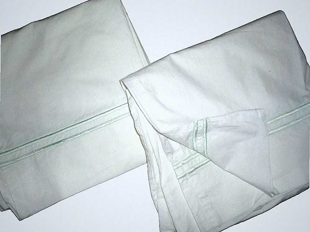 MALOUF FINE LINENS WHITE GREEN SATIN STRIPE (2PC) KING PILLOWCASES 18 X 36